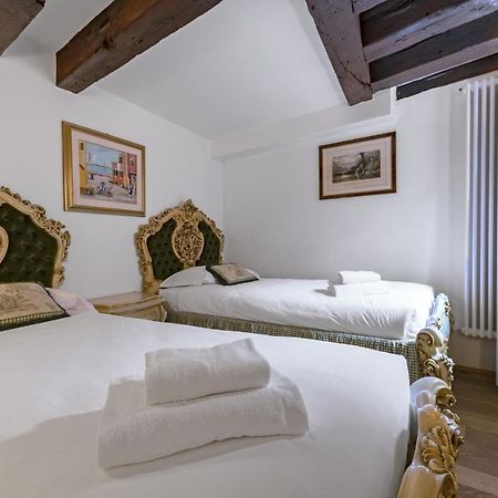 Gondola Luxury - Campo Santi Filippo E Giacomo By Wonderful Italy Venesia Bagian luar foto