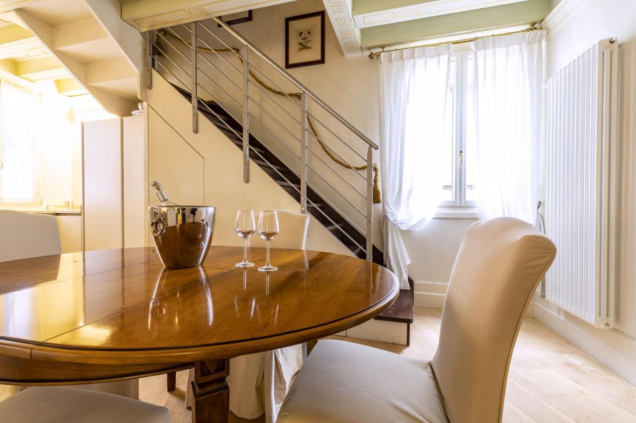 Gondola Luxury - Campo Santi Filippo E Giacomo By Wonderful Italy Venesia Bagian luar foto