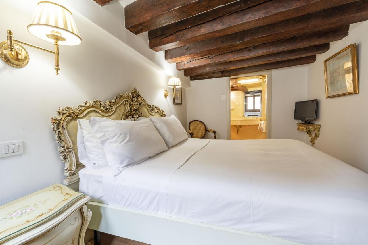 Gondola Luxury - Campo Santi Filippo E Giacomo By Wonderful Italy Venesia Bagian luar foto