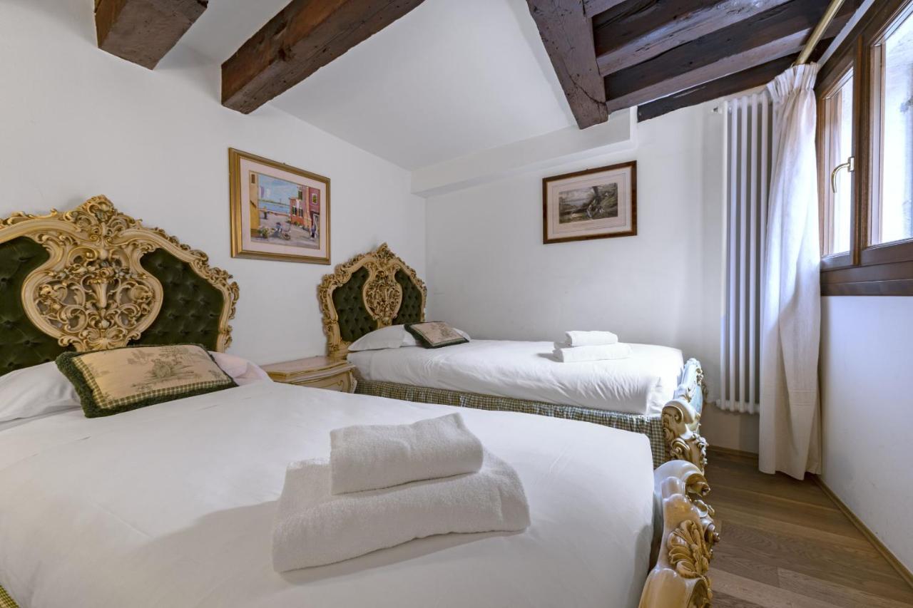 Gondola Luxury - Campo Santi Filippo E Giacomo By Wonderful Italy Venesia Bagian luar foto