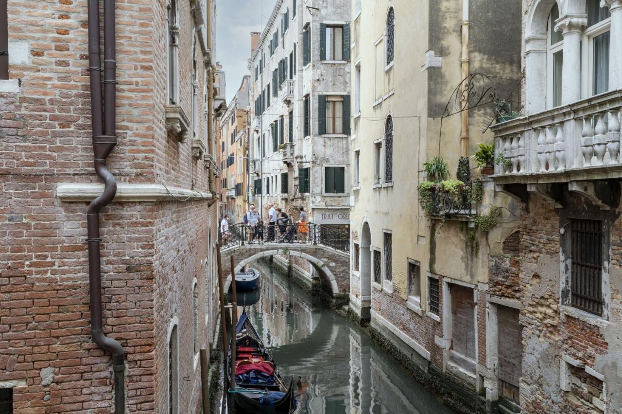 Gondola Luxury - Campo Santi Filippo E Giacomo By Wonderful Italy Venesia Bagian luar foto
