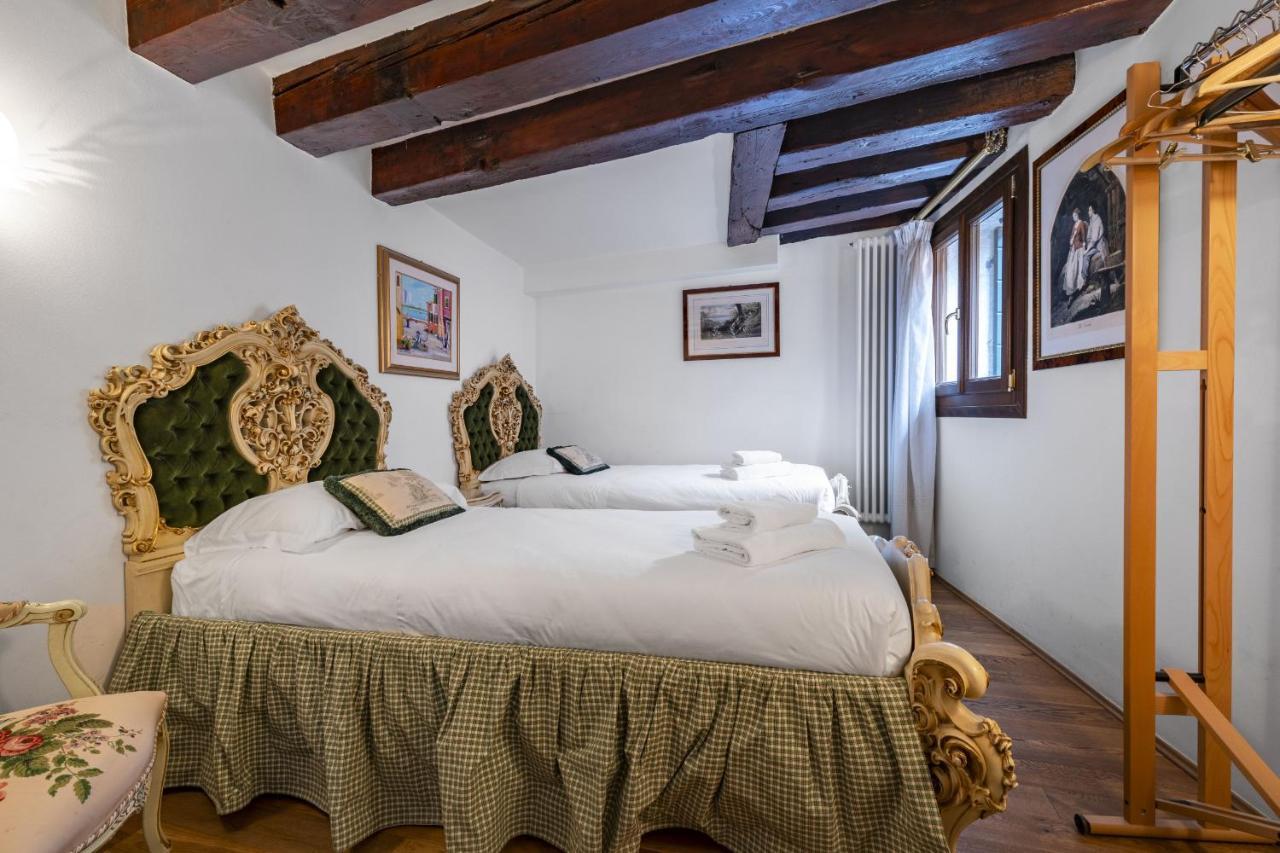 Gondola Luxury - Campo Santi Filippo E Giacomo By Wonderful Italy Venesia Bagian luar foto
