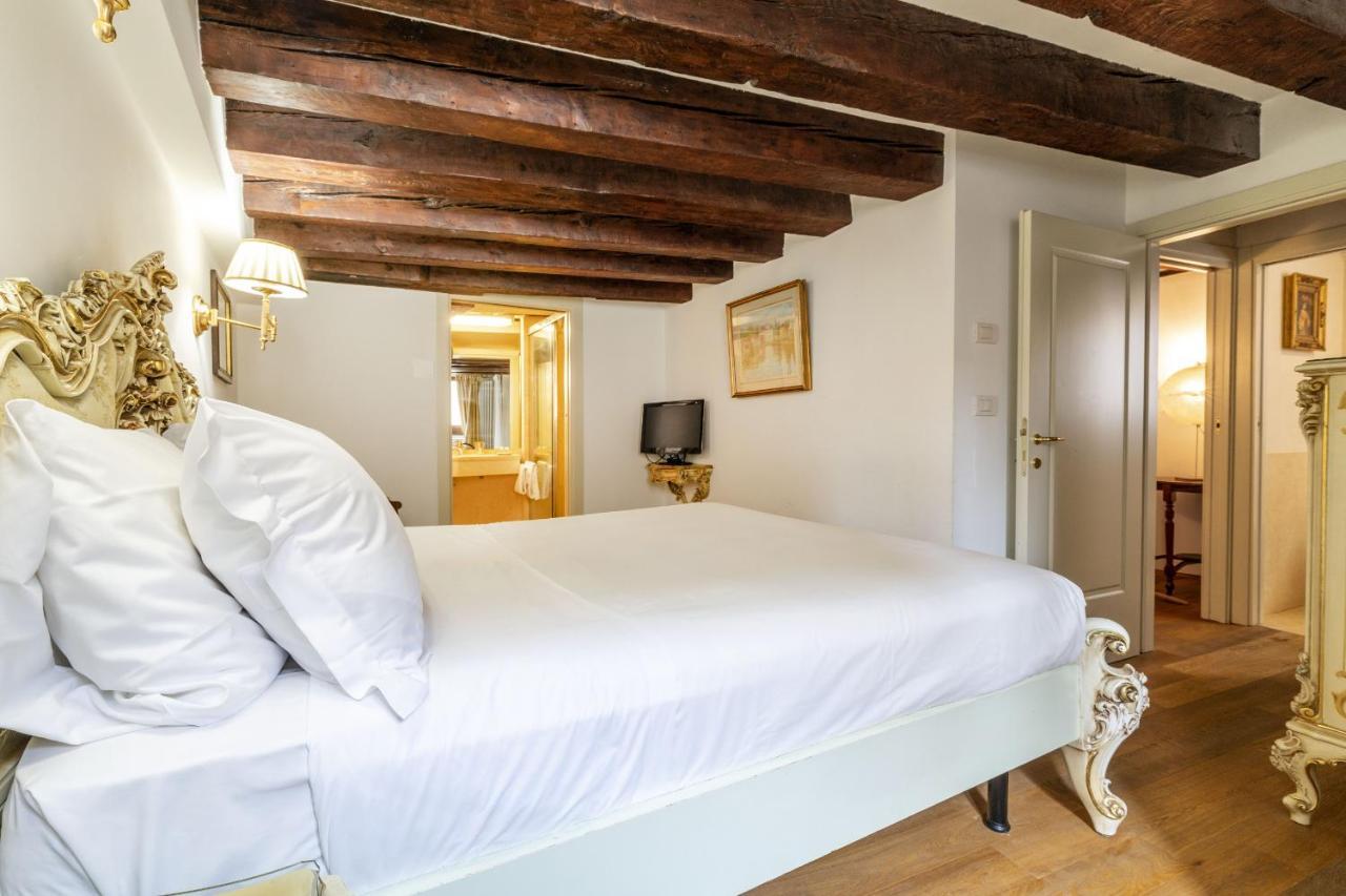 Gondola Luxury - Campo Santi Filippo E Giacomo By Wonderful Italy Venesia Bagian luar foto