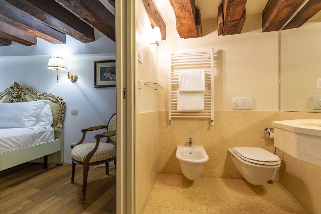 Gondola Luxury - Campo Santi Filippo E Giacomo By Wonderful Italy Venesia Bagian luar foto