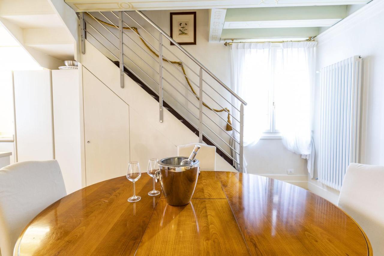 Gondola Luxury - Campo Santi Filippo E Giacomo By Wonderful Italy Venesia Bagian luar foto